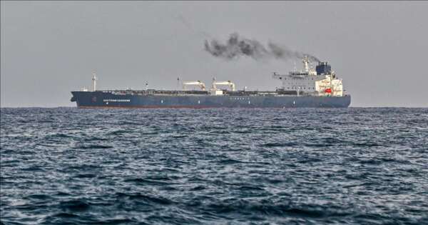 La Nación / Trump extiende el alto el fuego con Irán para seguir negociando pero mantiene el bloqueo naval