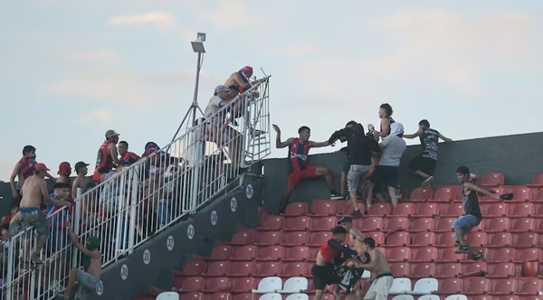 Ordenan prisión para seis hinchas de Cerro tras violento incidente en el superclásico - Noticiero Paraguay
