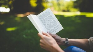 Eusebio Ayala celebra el Día del Libro con la primera maratón de lectura Aranduka ára