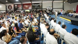 Encarnación: EBY entrega títulos de propiedad a familias relocalizadas