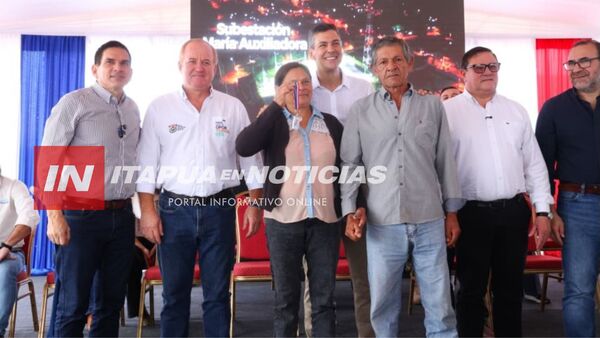 ANDE ACOMPAÑA ENTREGA DE VIVIENDAS CON OBRAS ELÉCTRICAS EN ITAPÚA