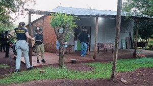 Denuncian feroz saqueo de USD 1,5 y 2 millones tras caída de avioneta