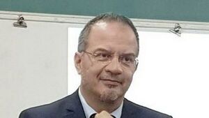 Abogado sospecha que podría existir mafia de títulos falsos