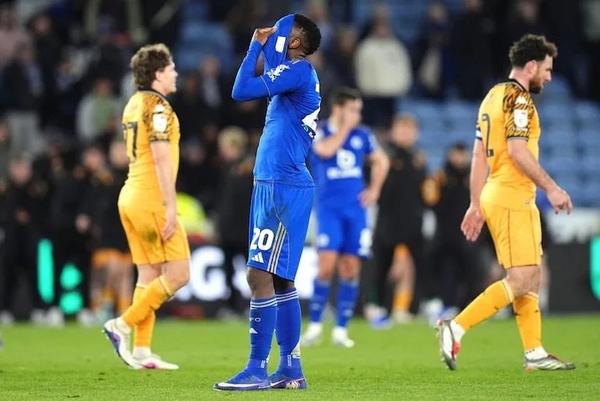 Del cielo al infierno: Leicester baja a la tercera división del fútbol inglés