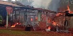 INCENDIO CONSUMIÓ POR COMPLETO UNA VIVIENDA EN PIRAPÓ