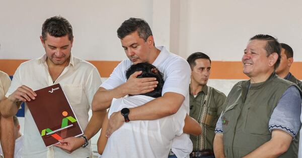 La Nación / Gobierno apunta a 50.000 títulos de tierras y pide celeridad al Congreso para lograr meta