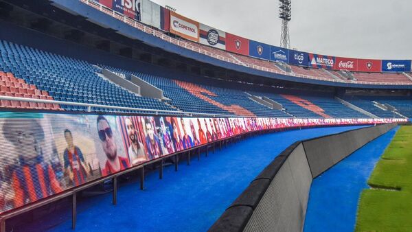 Dos partidos a puertas cerradas