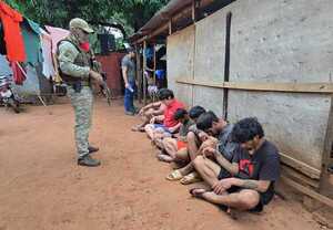 Popular / Narco-barrabravas: Incautan casi 500 dosis de droga en Luque