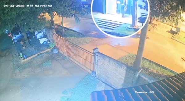 Forzaron local comercial y robaron celulares de clientes en el barrio Itacurubi - Concepción al Día