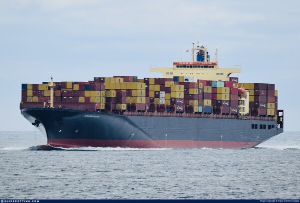 Irán atacó tres barcos que intentaban cruzar Ormuz