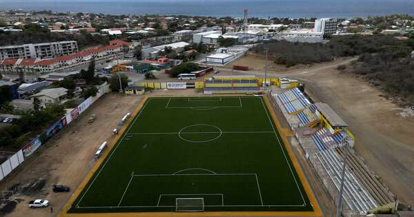 La Nación / Curazao, el país más pequeño clasificado en la historia de los mundiales