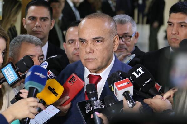 Antes de la sesión ordinaria, Bachi Núñez evita adelantar postura sobre Rivas y remite la definición al pleno