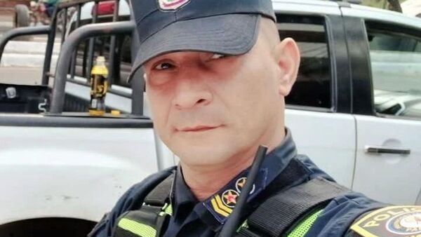 Poli que estaba de reposo salvó a motociclista de ser asaltado en Villa Elisa