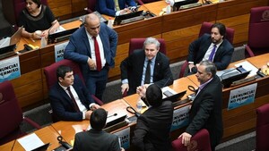 Cartismo no logra cuórum para aprobar permiso de Hernán Rivas