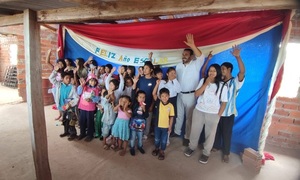 A 45 kilómetros del olvido, el profesor Fredi Gernhoffer convirtió la precariedad en esperanza - OviedoPress