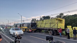 Seis heridos estabilizados tras accidente en Costa Guazú