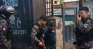 Diario HOY | Hombre con 4 órdenes de captura por homicidio fue detenido cerca del Parque Caballero