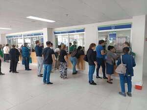 Quejas de asegurados por falta de medicamentos en IPS: “Se están forrando con la plata del pueblo” - Nacionales - ABC Color