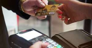 La Nación / Clientes de bancos más endeudados con tarjetas de crédito, según datos del BCP