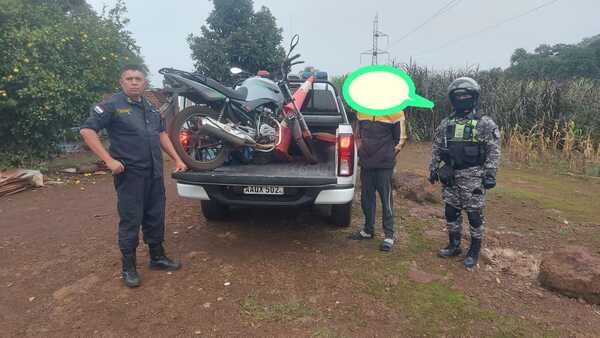 Recuperan motocicleta robada y detienen a sospechoso en Bella Vista