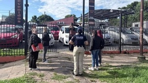 Allanan playa de autos por presunto esquema fraudulento