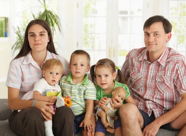 Instan a la sociedad a fortalecer el “Día de la Familia” y traducirlo en acciones concretas