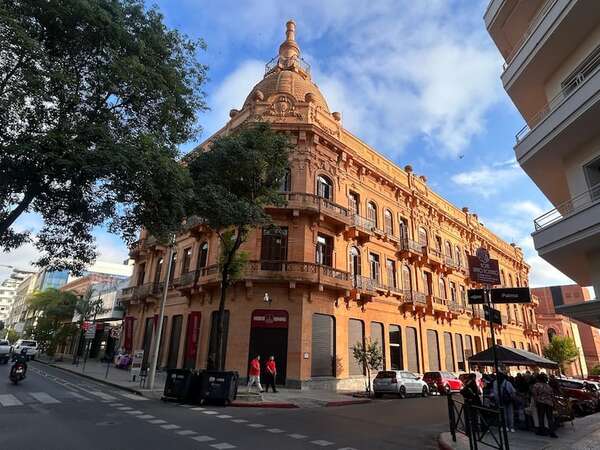 MEC: Desesperada denuncia de docente que sufre por lento trámite para jubilarse - Nacionales - ABC Color