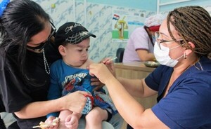 Vacunación contra la influenza dirigida a bebés de 6 a 35 meses