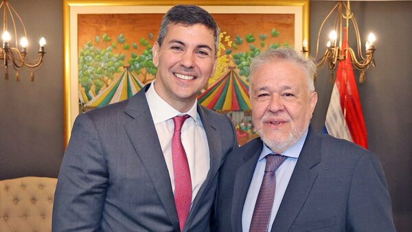 Jorge Brítez deja de ser presidente del IPS en medio de escándalos y asume Isaías Fretes