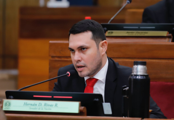 Senado acepta el pedido de permiso de Hernán Rivas