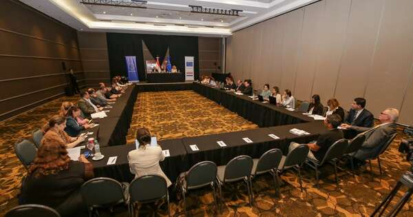 La Nación / Autoridades del TSJE participaron de un conversatorio con el jefe de Misión de UE