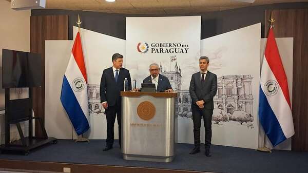 Isaías Fretes asume titularidad del IPS: “Vengo por patriotismo; yo no sé robar” - Nacionales - ABC Color