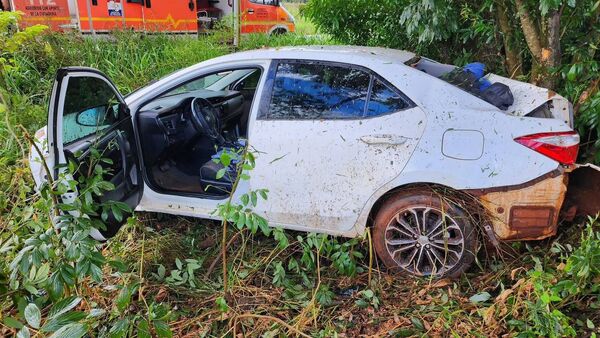 DESPISTE DE VEHÍCULO DEJA VARIOS HERIDOS EN CAPITÁN MEZA