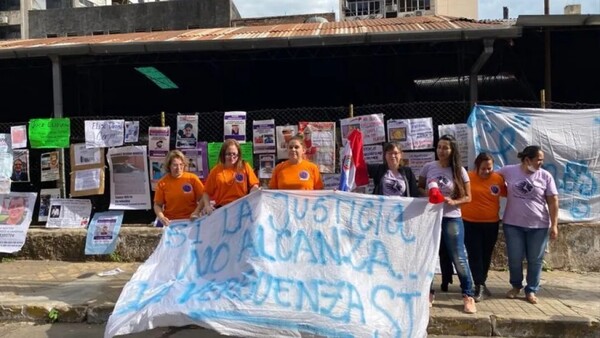Tendedero de deudores: mamás escracharán con carteles a papás que no pasan para la leche