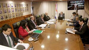 Ministro Ramírez Candia pide suspender juramento de síndico para comprobar si cumple requisitos