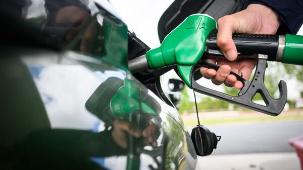 Petróleo sube sin que la tregua indefinida entre EEUU e Irán tranquilice a los mercados