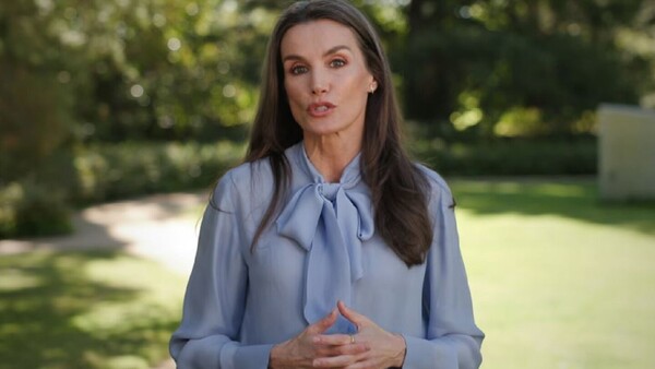 La reina Letizia felicita en guaraní al Centro Cultural de España en Asunción por su 50 aniversario