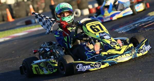 La Nación / El karting encendió motores