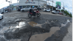 Para mayoría de colorados, baches son principal problema de Asunción
