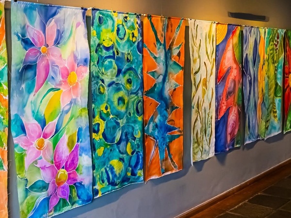 Visita guiada a la muestra "Estandartes" en Matices Art Gallery