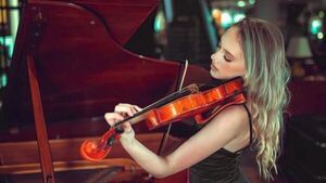 Gia Violinista y la música en vivo que redefine los eventos