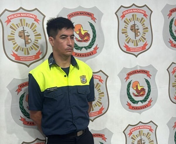 PMT detenido: «es la persona que estaba aplicando patadas al personal policial»