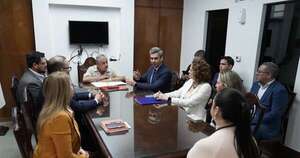 La Nación / Isaías Fretes desarrolla su primera reunión con gerentes de IPS