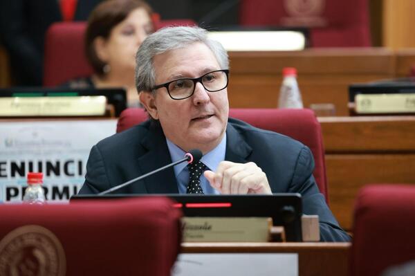 Cuestionan falta de transparencia en adenda que permitirá recibir hasta 25 migrantes rechazados por EE. UU.