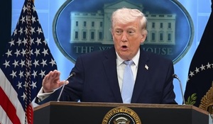 Trump ordena destruir lanchas iraníes en Ormuz