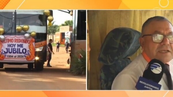 Con bocinazos y regalos despiden a chofer jubilado en su cumple