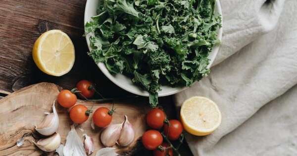 La Nación / Conocé cuál es la verdura con más hierro que la carne y más calcio que la leche