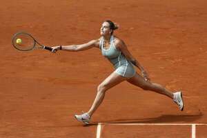 Sabalenka empieza firme la defensa del título - Polideportivo - ABC Color