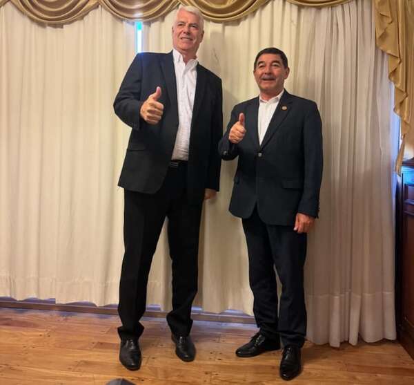 Arnoldo Wiens califica de “lamentable” el apoyo de senadores disidentes al permiso para Rivas - Política - ABC Color