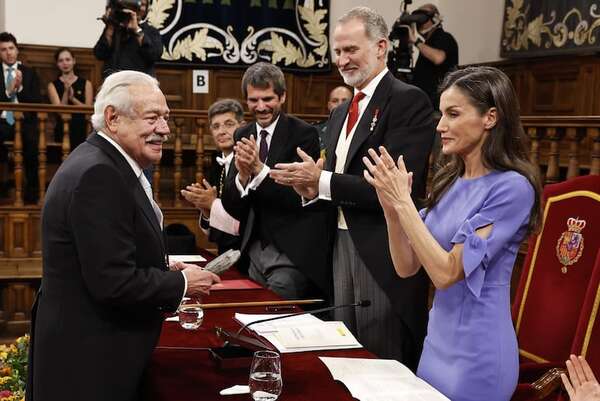 Gonzalo Celorio recibió el Premio Cervantes destacando la conexión entre México y España - Mundo - ABC Color